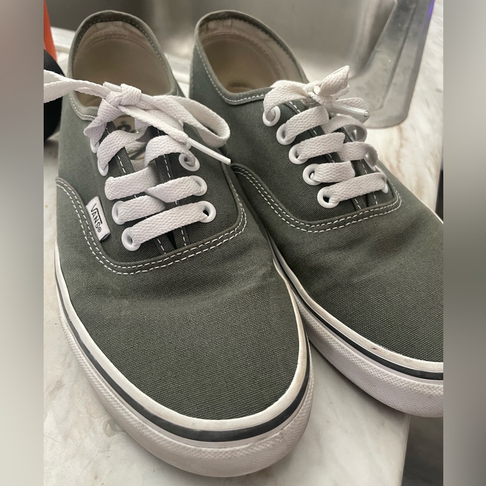Vans low-top Authentic Shoes(Olive Green)
